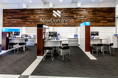 Foto de NewDominion Bank: Metro Office
