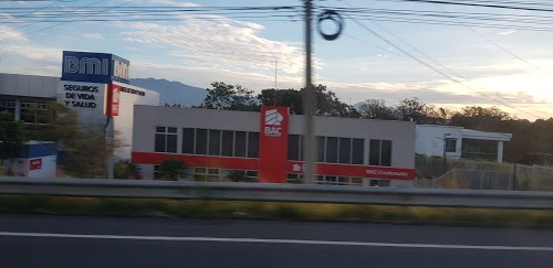 Foto de BAC CREDOMATIC