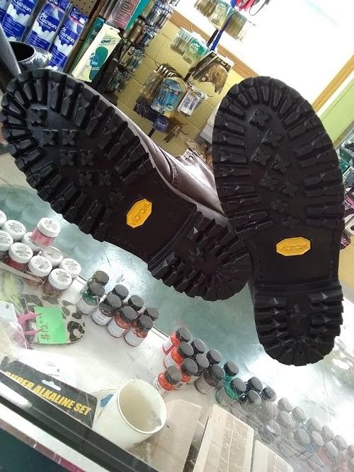 Foto de EL CIRUJANO SHOE REPAIR