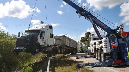 Foto de All Hooked Up Towing & Recovery
